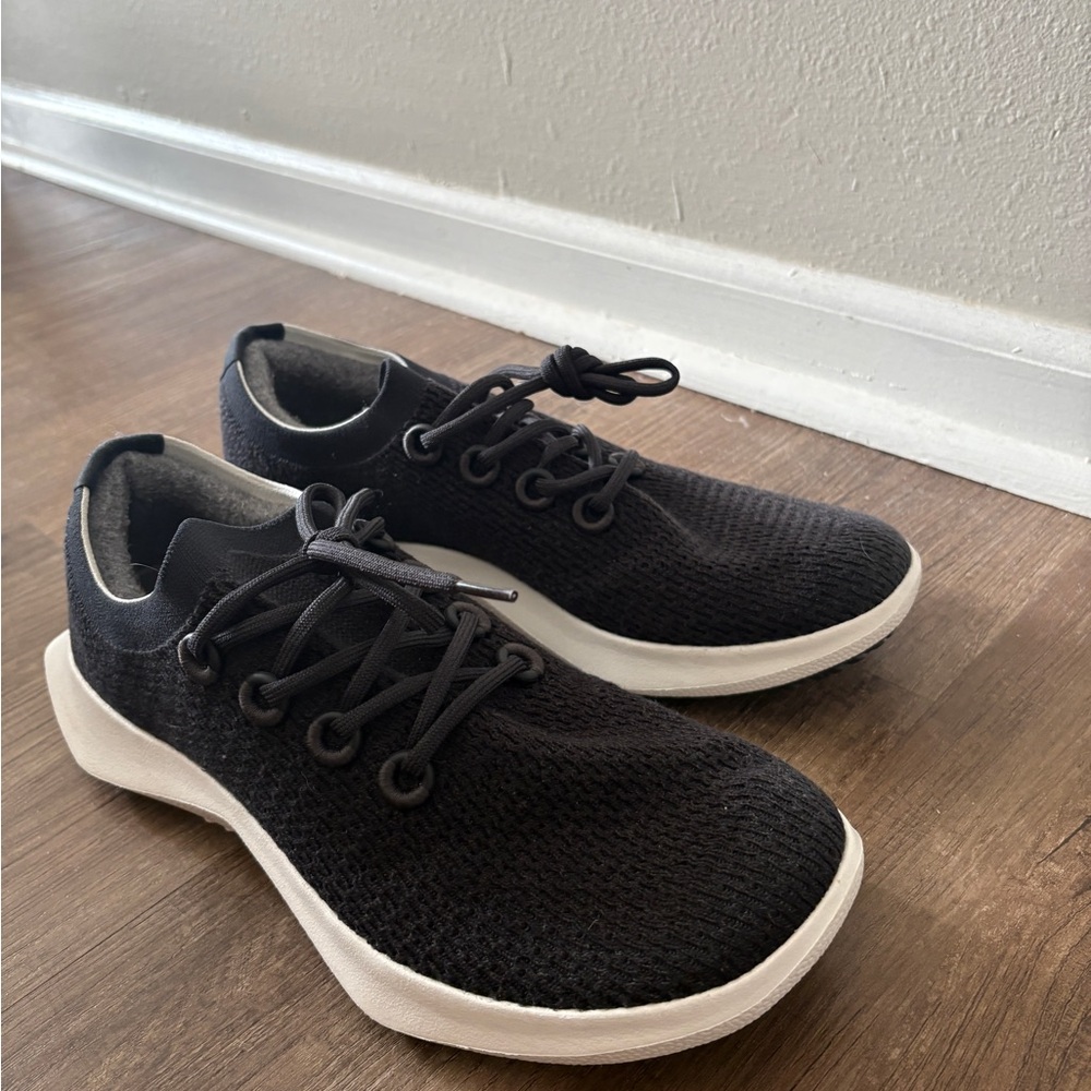 Men's Black Knit Lace-Up Sneakers - Casual Comfort